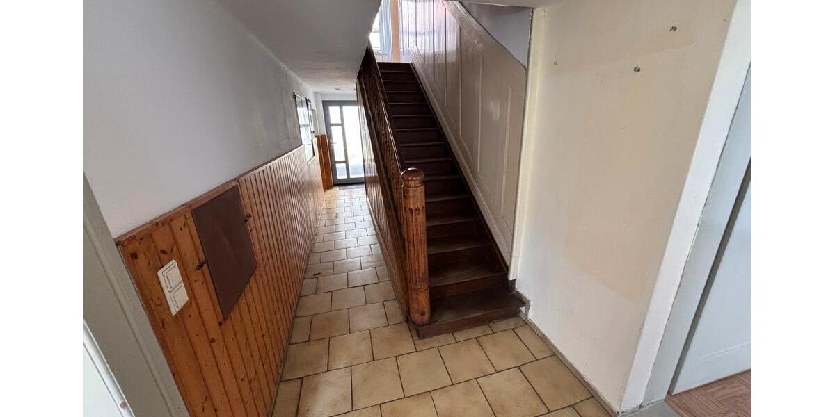 Einfamilienhaus Tuningen - 7.5 Zimmer, 200 m&sup2;, 750&euro; | Angebot:26051483