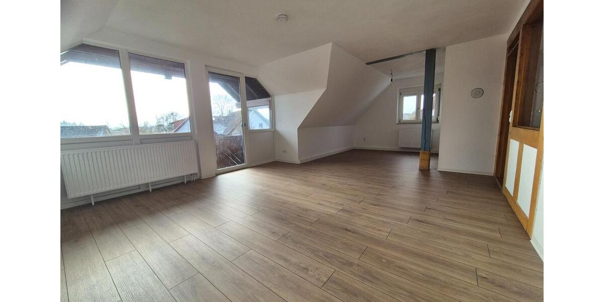 Dachgeschoßwohnung Oberndorf am Neckar - 3.5 Zimmer, 93 m&sup2;, 800&euro; | Angebot:25170911