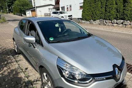 Renault Clio 136.000 km 7.850 &euro; Spaichingen 78549