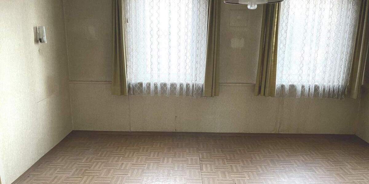 Mehrfamilienhaus, Wohnhaus Tuttlingen - 9 Zimmer, 189 m&sup2;, 285.000&euro; | Angebot:25670863