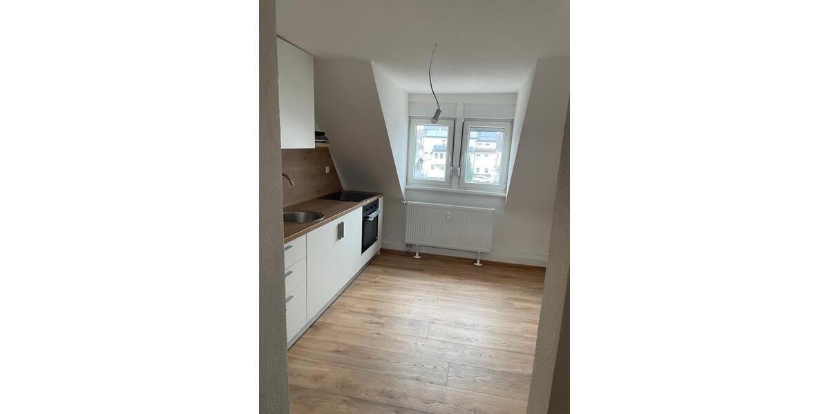 Dachgeschoßwohnung Villingen-Schwenningen Schwenningen - 1 Zimmer, 75 m&sup2;, 1.050&euro; | Angebot:25161035