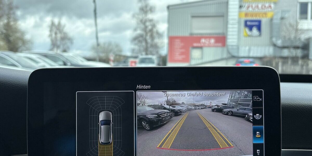 Mercedes-Benz C 200 AMG KAMERA/NAVI/CARPLAY/NIGHT/SHZ/ACC/AHK 73.254 km 24.800 &euro; Villingen-Schwenningen 78054