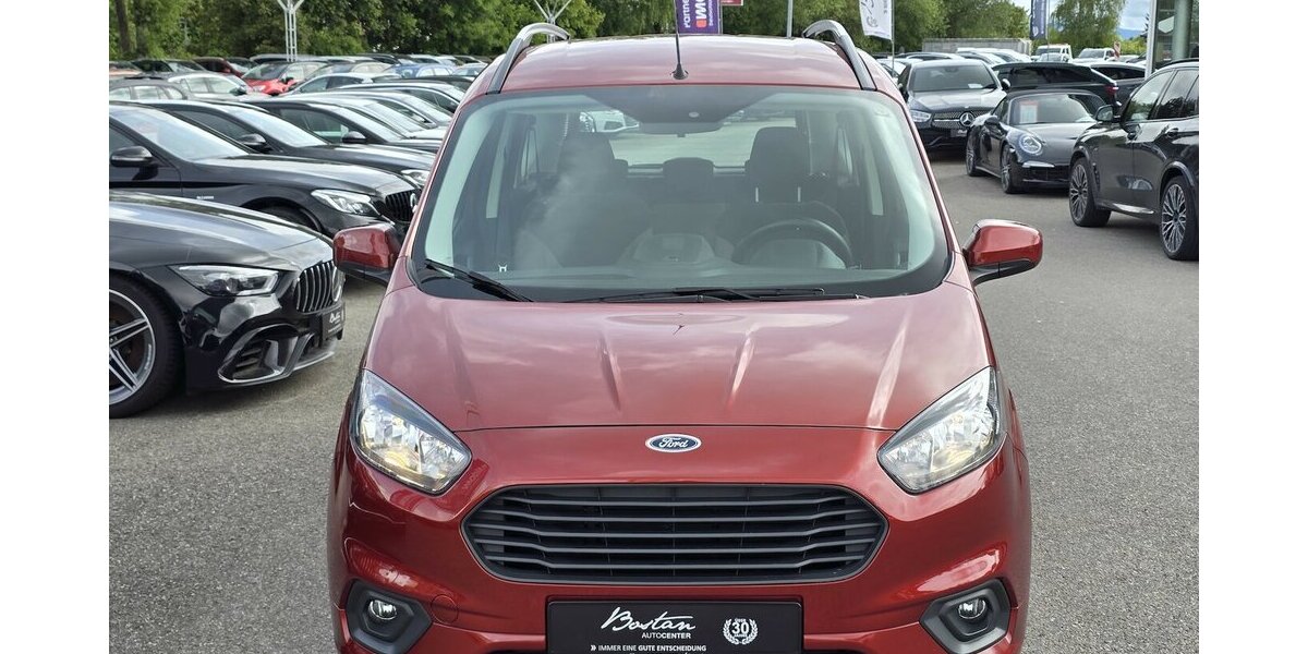 Ford Tourneo Courier 1.5 TDCI/NAVI/KAMERA/1.HAND 90.365 km 11.900 &euro; Villingen-Schwenningen 78054