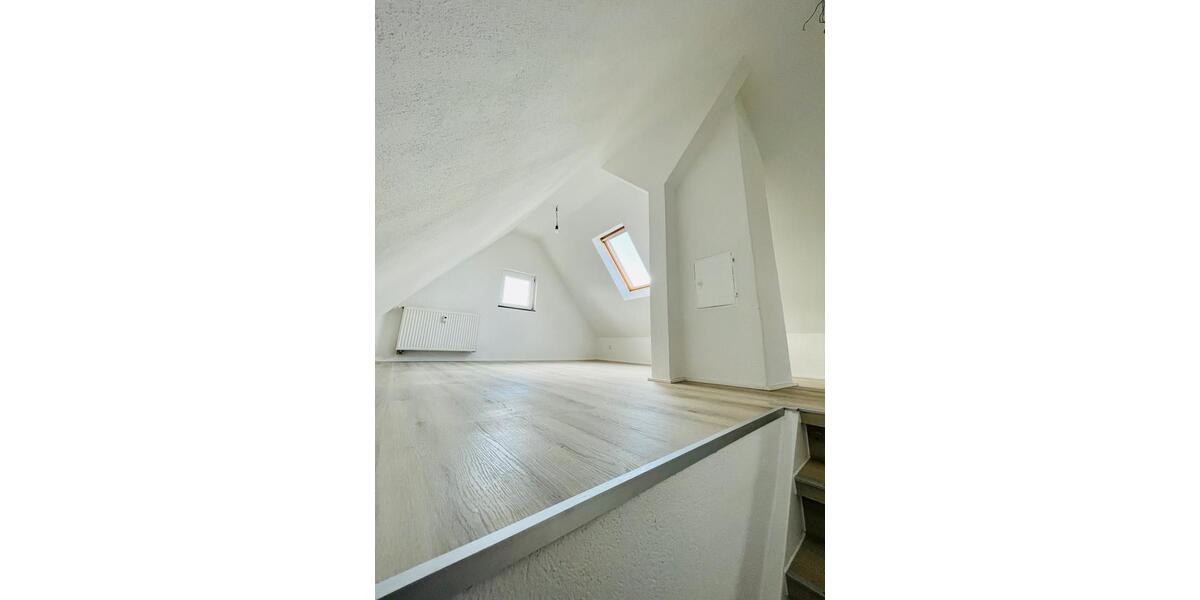 Dachgeschoßwohnung Trossingen - 4.5 Zimmer, 100 m&sup2;, 900&euro; | Angebot:23595540