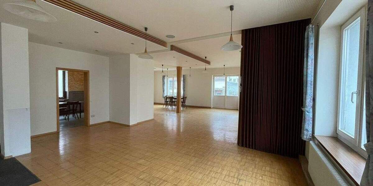 Mehrfamilienhaus, Wohnhaus Böttingen - 7 Zimmer, 317 m&sup2;, 280.000&euro; | Angebot:26015649