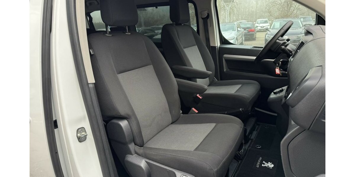 Peugeot Traveller BUSINESS L2 2.0 HDI/NAVI/8-SITZ/1.HAND 81.738 km 29.800 &euro; Villingen-Schwenningen 78054