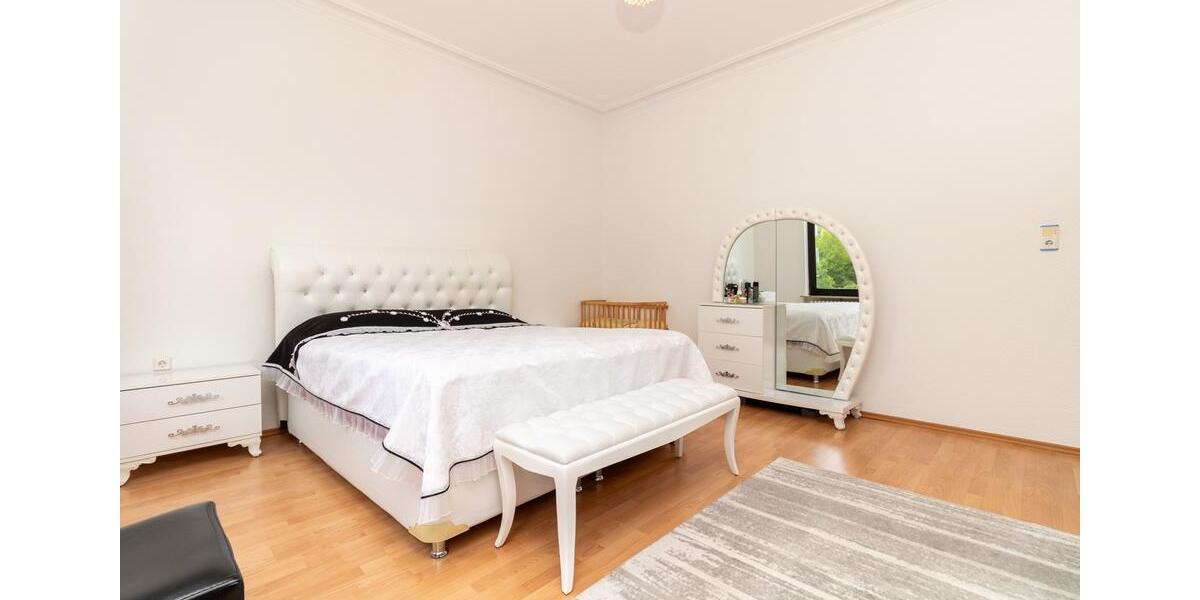 Etagenwohnung Deißlingen - 4 Zimmer, 148 m&sup2;, 1.350&euro; | Angebot:25867099