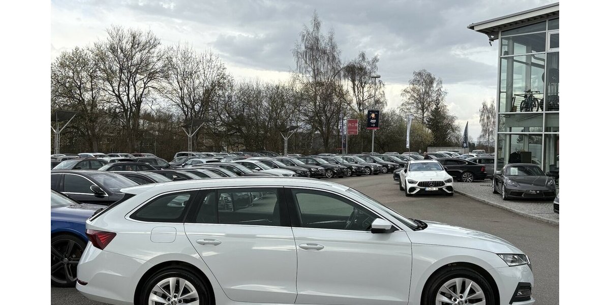 Skoda Octavia 2.0 TDI Combi Style MEMORY/NAVI/CARPLAY 84.033 km 21.800 &euro; Villingen-Schwenningen 78054