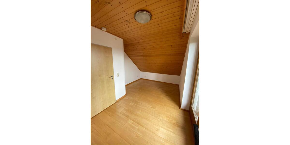 Dachgeschoßwohnung Villingen-Schwenningen Schwenningen - 2 Zimmer, 58 m&sup2;, 700&euro; | Angebot:25963174