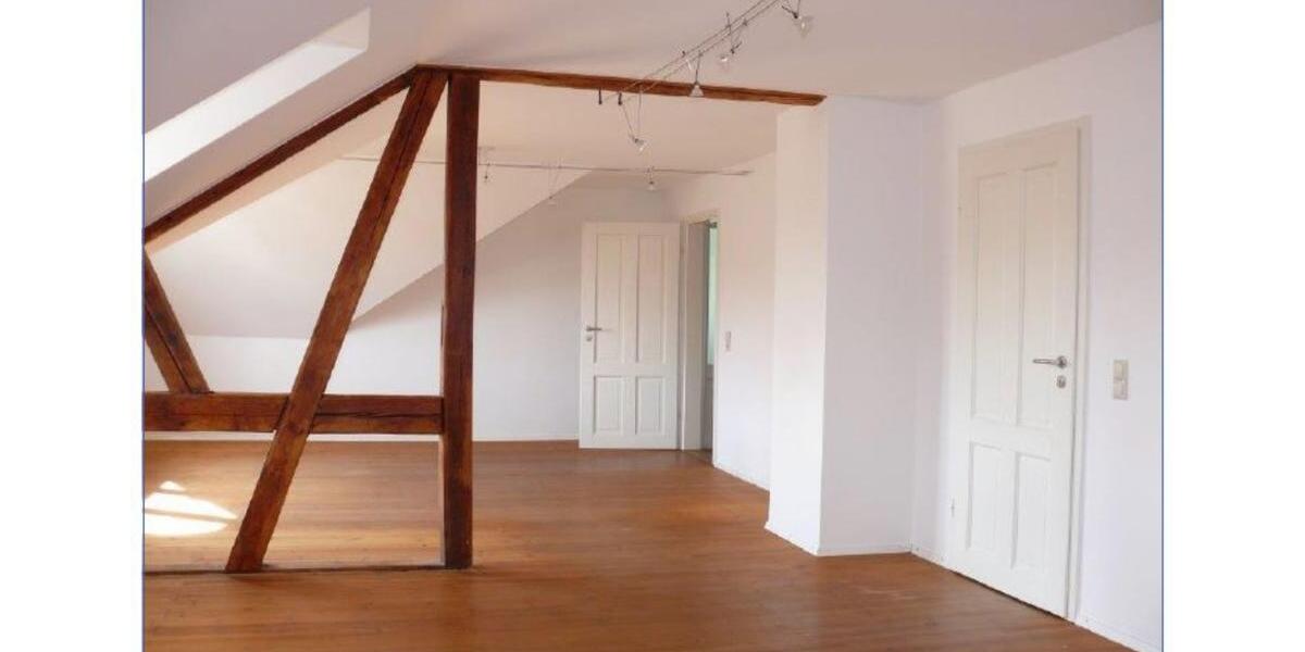 Dachgeschoßwohnung Rottweil - 4 Zimmer, 130 m&sup2;, 1.200&euro; | Angebot:25428428