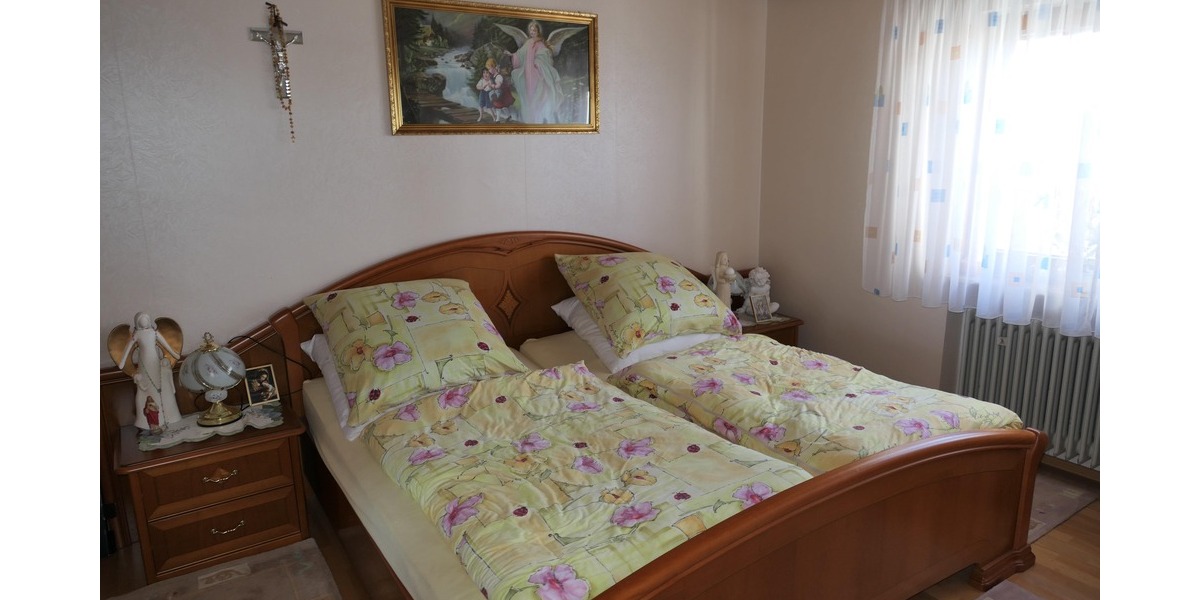 Doppelhaushälfte Gosheim - 7 Zimmer, 141 m&sup2;, 229.000&euro; | Angebot:25670855