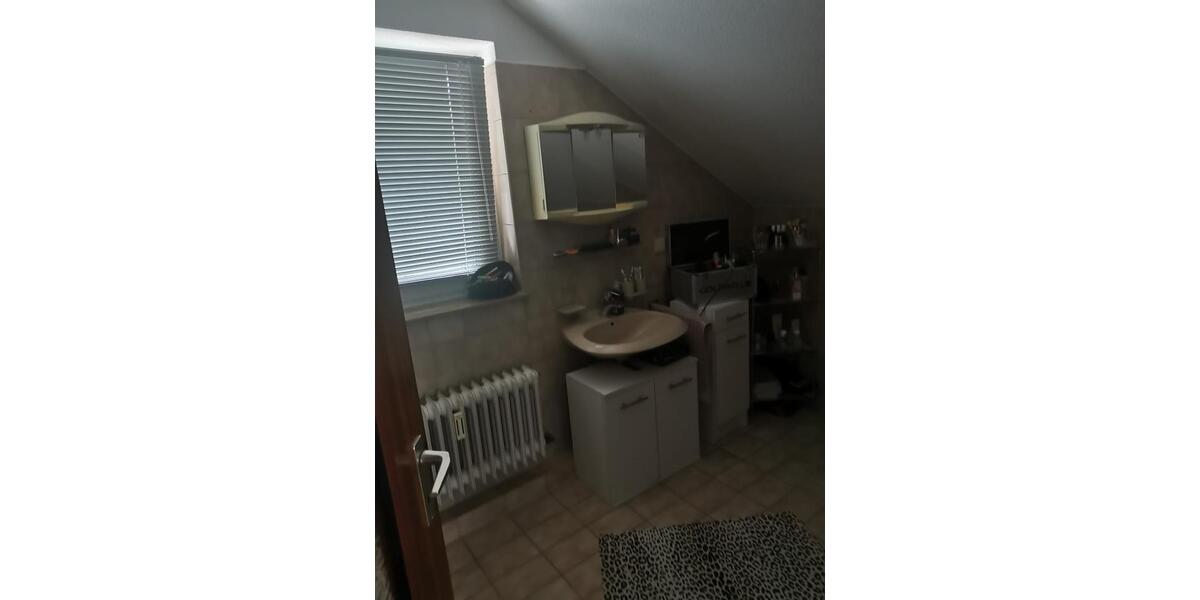 Dachgeschoßwohnung Tuttlingen - 2.5 Zimmer, 75 m&sup2;, 700&euro; | Angebot:25930087