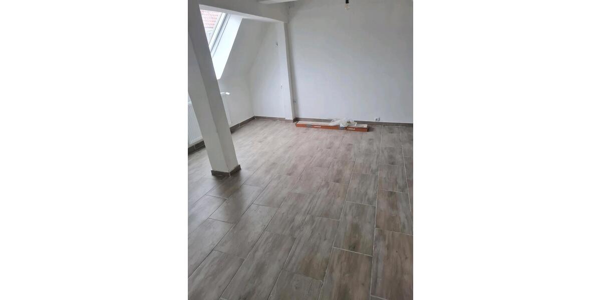 Dachgeschoßwohnung Tuttlingen - 4 Zimmer, 80 m&sup2;, 670&euro; | Angebot:25875407