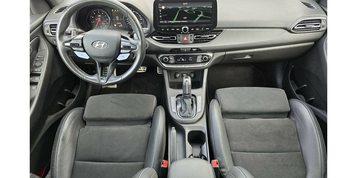 Hyundai i30 N PERFORMANCE/LEDER/PANORAMA/NAVI/DAB/LED 26.583 km 29.900 &euro; Villingen-Schwenningen 78054