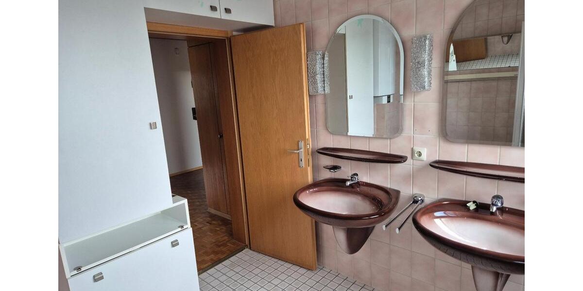 Etagenwohnung Villingen-Schwenningen Schwenningen - 4 Zimmer, 90 m&sup2;, 1.000&euro; | Angebot:25328137