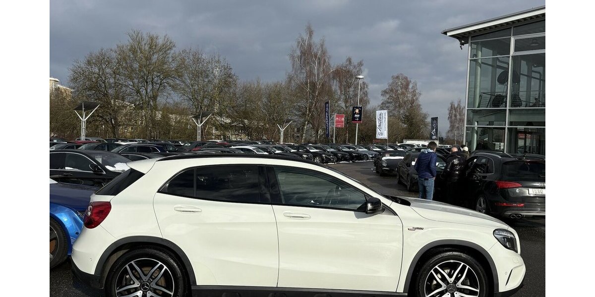 Mercedes-Benz GLA 250 4Matic NIGHT/BI-XENON/PANO/NAVI/MEMORY 138.187 km 15.900 &euro; Villingen-Schwenningen 78054