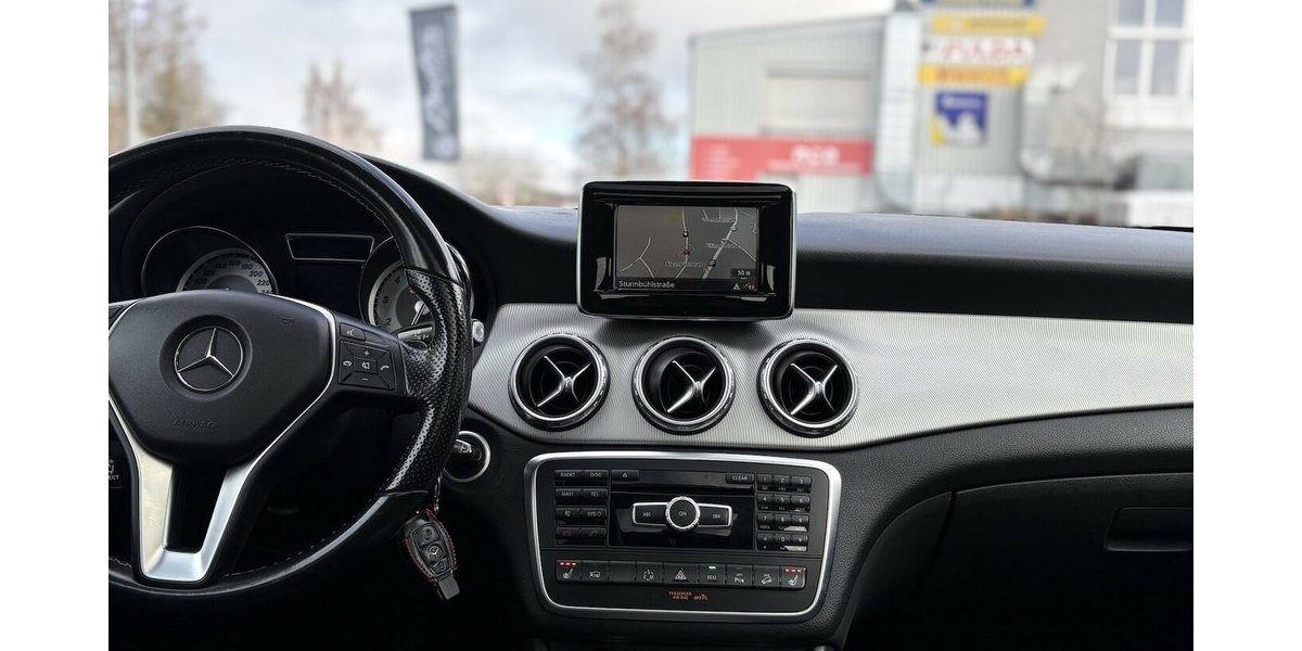 Mercedes-Benz GLA 250 4Matic NIGHT/BI-XENON/PANO/NAVI/MEMORY 138.187 km 15.900 &euro; Villingen-Schwenningen 78054