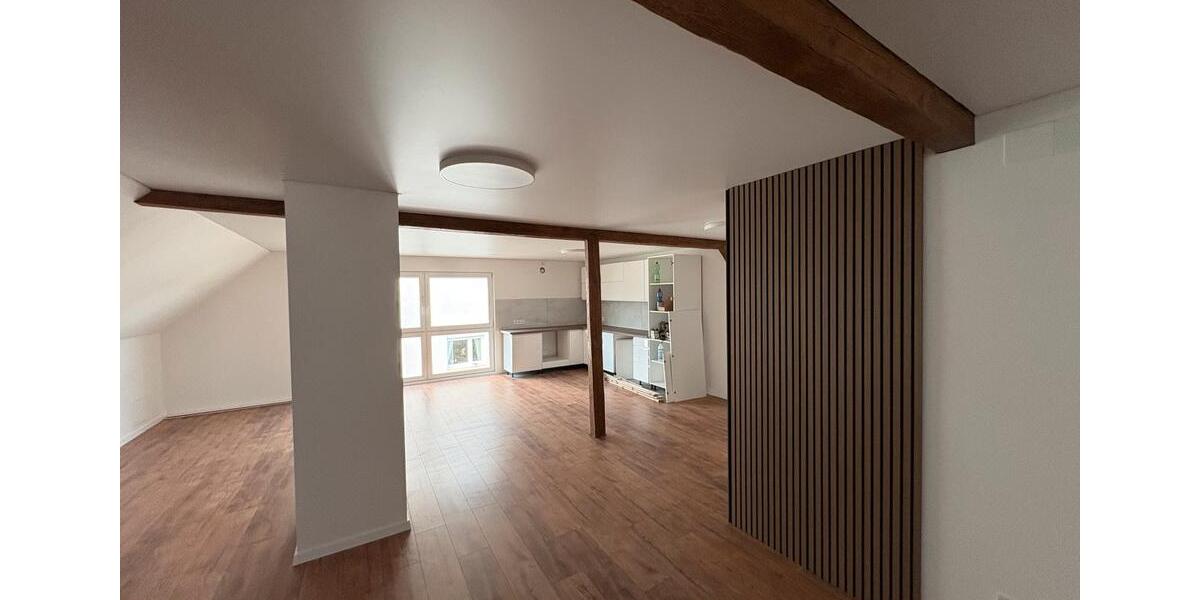 Dachgeschoßwohnung Donaueschingen - 4 Zimmer, 115 m&sup2;, 1.200&euro; | Angebot:25660059