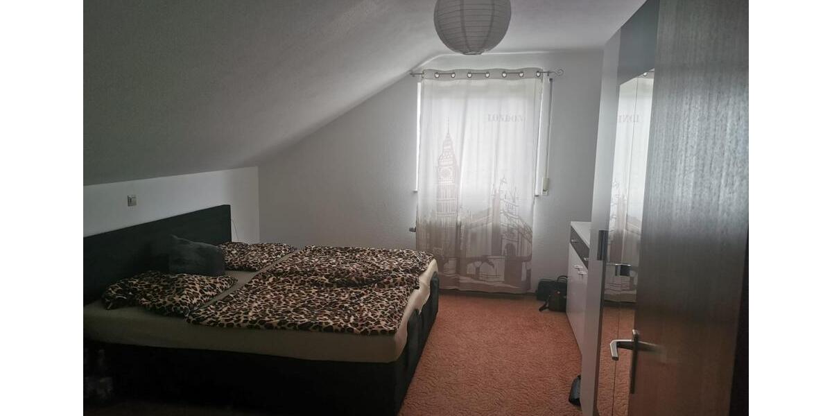 Dachgeschoßwohnung Tuttlingen - 2.5 Zimmer, 75 m&sup2;, 700&euro; | Angebot:25930087