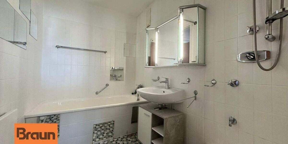 Etagenwohnung Villingen-Schwenningen Schwenningen - 4 Zimmer, 108 m&sup2;, 195.000&euro; | Angebot:25878670