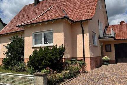 Haus Trossingen - 4 Zimmer, 135 m&sup2;, 388.000&euro; | Angebot:25669567