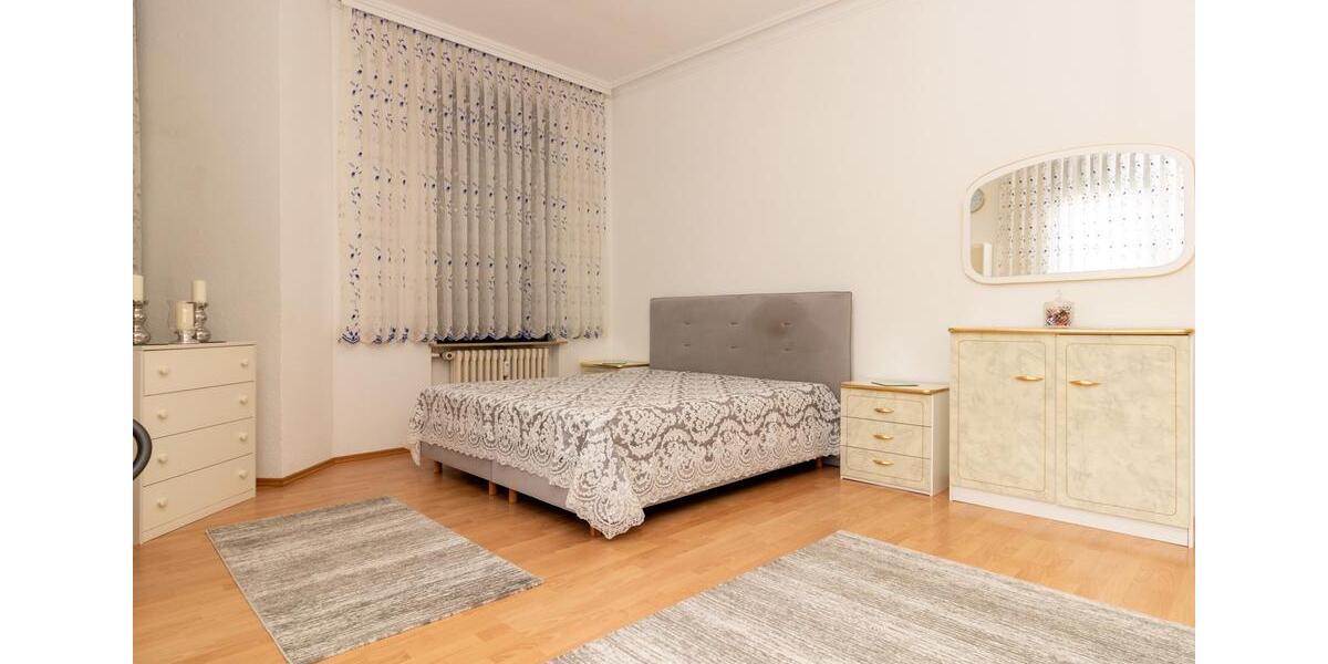 Etagenwohnung Deißlingen - 4 Zimmer, 148 m&sup2;, 1.350&euro; | Angebot:25867099