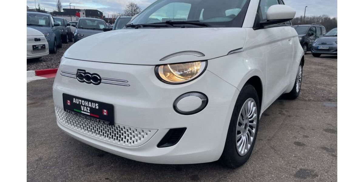 Fiat 500e 8.800 km 23.400 &euro; Villingen-Schwenningen 78052