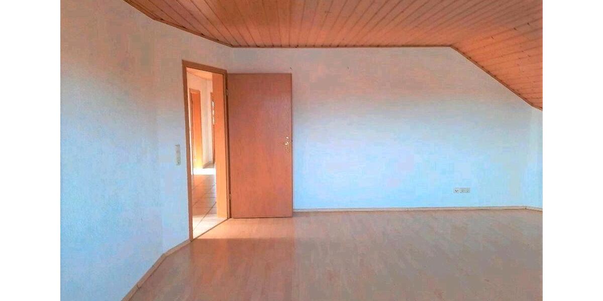 Dachgeschoßwohnung Wutach - 4 Zimmer, 107 m&sup2;, 320.000&euro; | Angebot:27236079