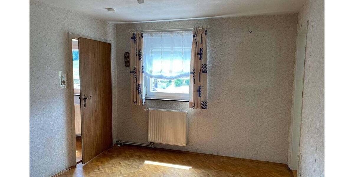 Doppelhaushälfte Reichenbach - 6 Zimmer, 124 m&sup2;, 130.000&euro; | Angebot:25671596
