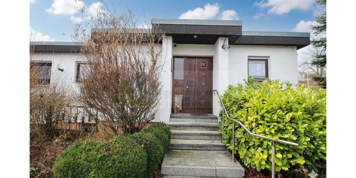 Bungalow Villingen-Schwenningen Villingen - 6 Zimmer, 143 m&sup2;, 439.000&euro; | Angebot:25692108