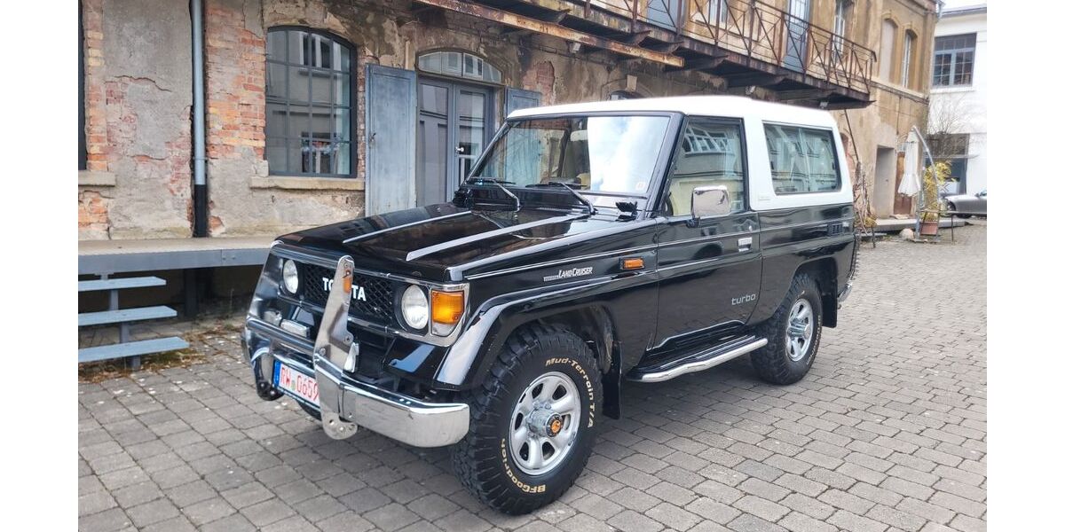 Toyota Land Cruiser 144.000 km 19.900 &euro; ROTTWEIL 78628
