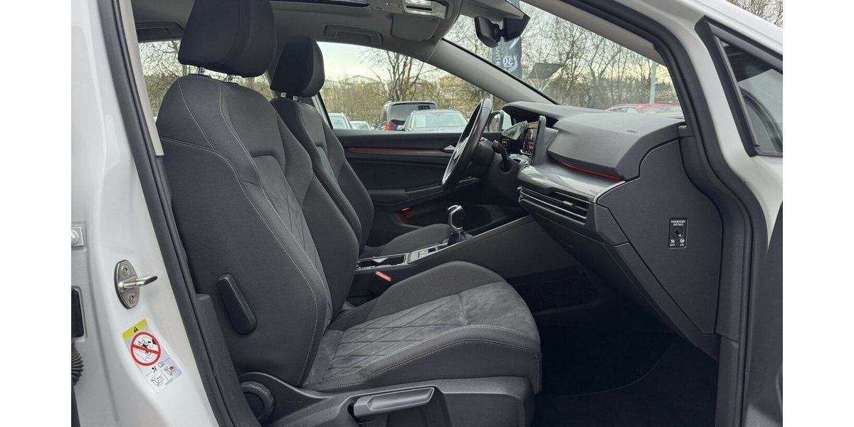 VW Golf 1 ST EDITION VIII LIM. STYLE/MASSAGE/MEMORY 128.913 km 16.800 &euro; Villingen-Schwenningen 78054