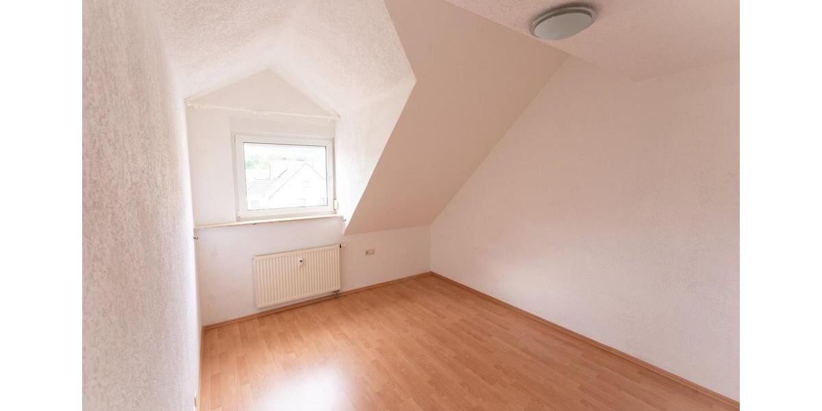 Dachgeschoßwohnung Geisingen - 4.5 Zimmer, 101 m&sup2;, 1.160&euro; | Angebot:24748991