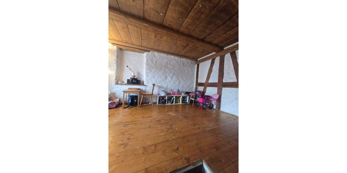 Einfamilienhaus Hüfingen Innenstadt - 8 Zimmer, 140 m&sup2;, 290.000&euro; | Angebot:25928934