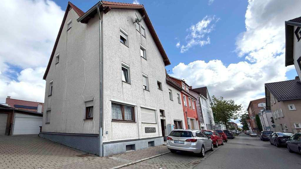 Einfamilienhaus Villingen-Schwenningen Schwenningen - 12 Zimmer, 348 m&sup2;, 675.000&euro; | Angebot:23212870