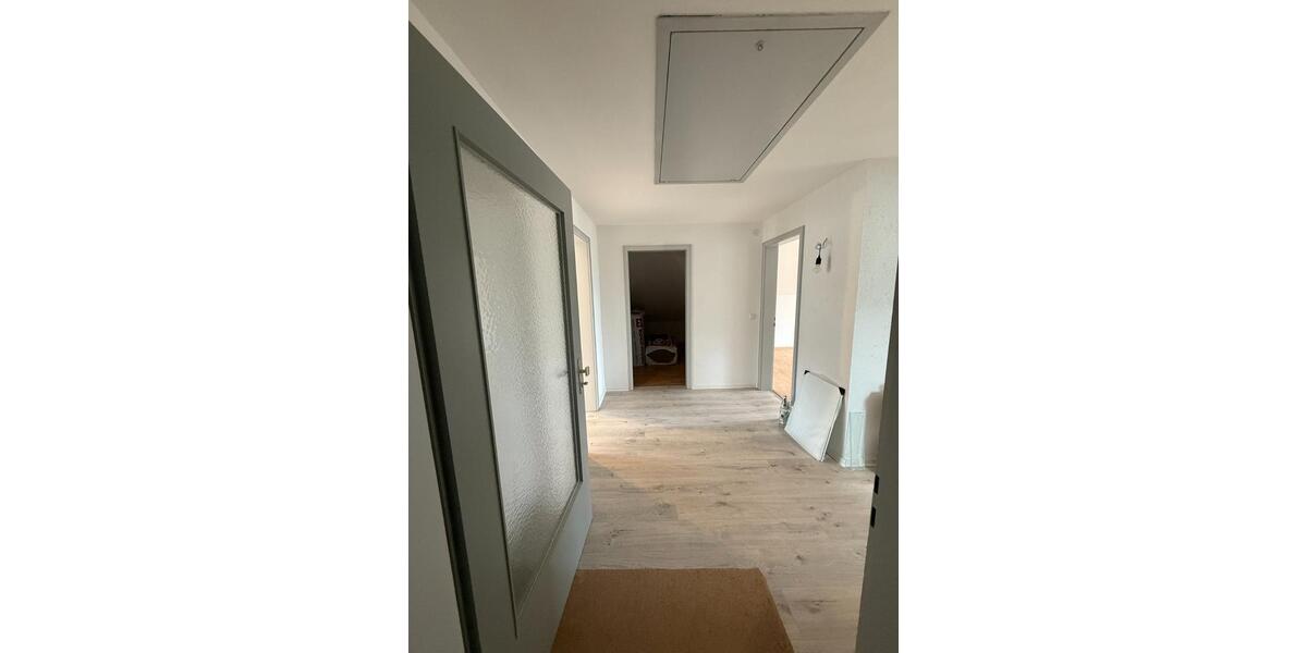 Dachgeschoßwohnung Blumberg - 3 Zimmer, 72 m&sup2;, 700&euro; | Angebot:25393854