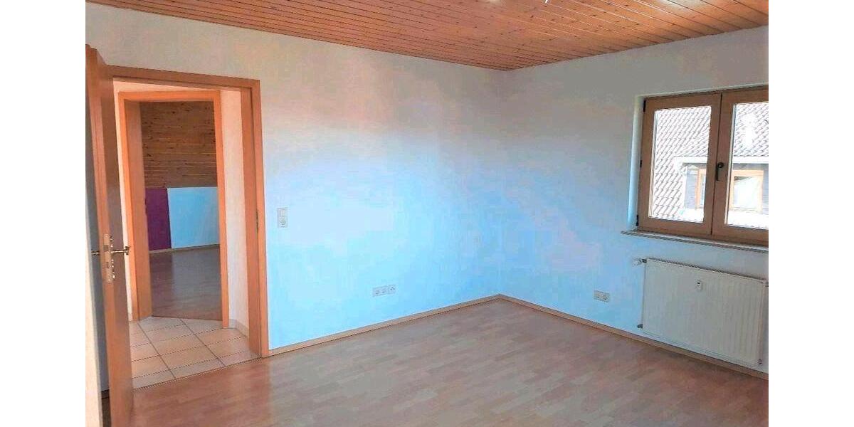 Dachgeschoßwohnung Wutach - 4 Zimmer, 107 m&sup2;, 320.000&euro; | Angebot:27236079
