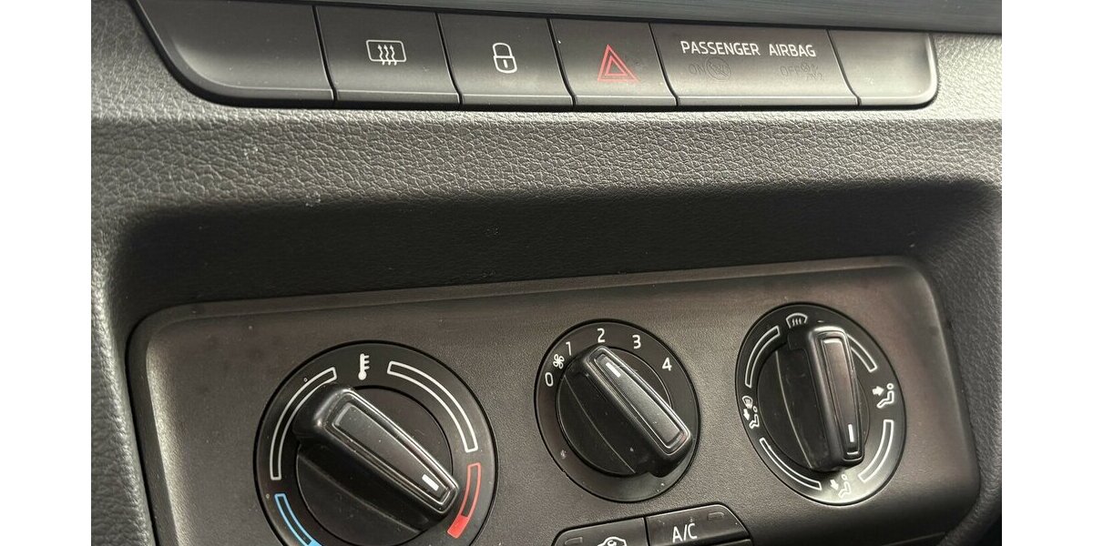 Skoda Fabia 1.2 TSI Ambition ANHÄNGERKUP./SITZHEIZUNG 111.546 km 8.900 &euro; Villingen-Schwenningen 78054