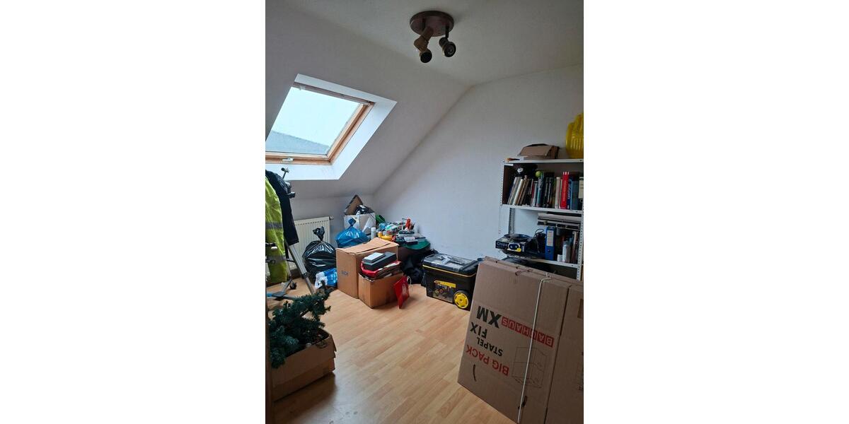 Dachgeschoßwohnung Blumberg - 4 Zimmer, 95 m&sup2;, 930&euro; | Angebot:25843615