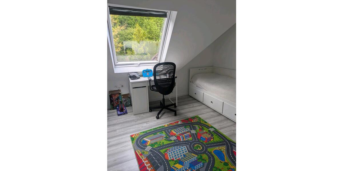 Dachgeschoßwohnung Tuttlingen - 6 Zimmer, 141 m&sup2;, 349.000&euro; | Angebot:26709609