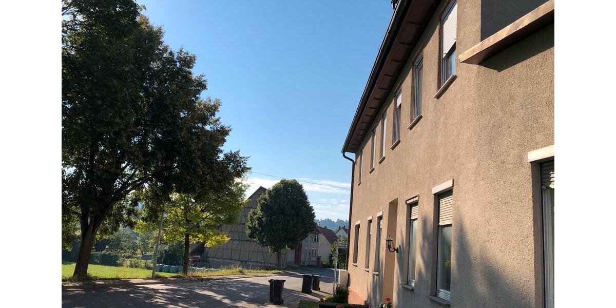 Erdgeschoßwohnung Tuttlingen - 3 Zimmer, 160 m&sup2;, 1.500&euro; | Angebot:25334977