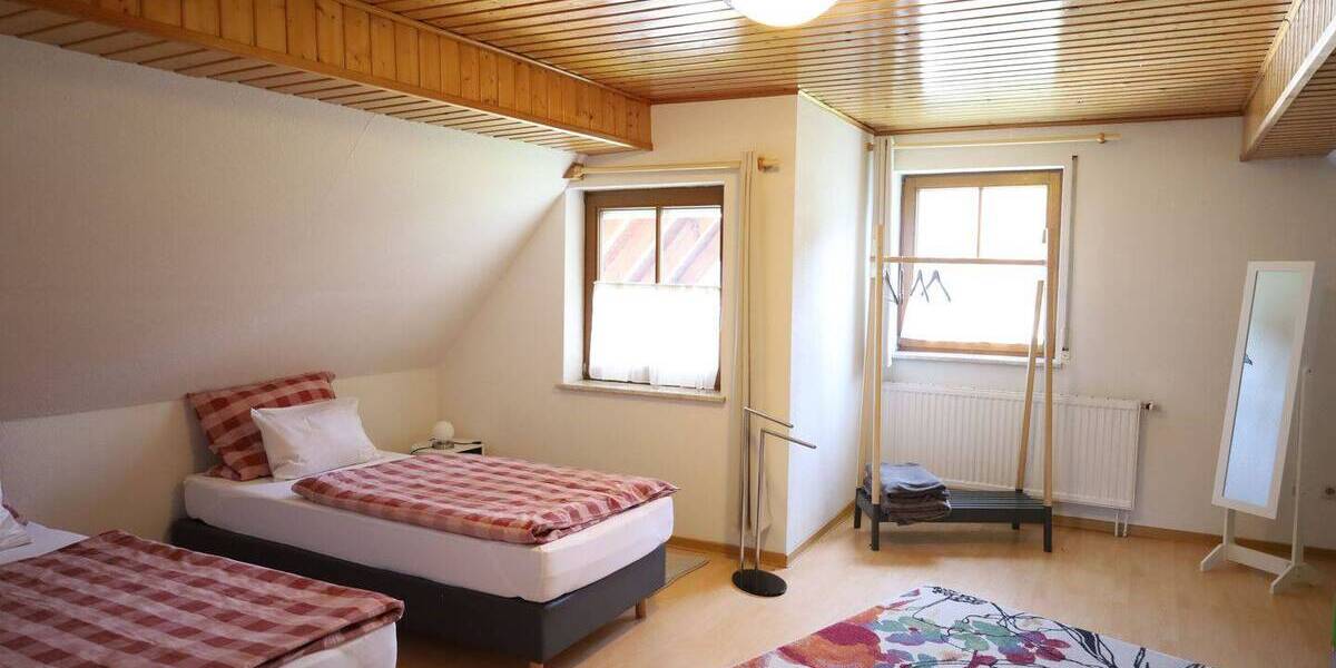 Etagenwohnung Zimmern - 5 Zimmer, 160 m&sup2;, 289.000&euro; | Angebot:25912990