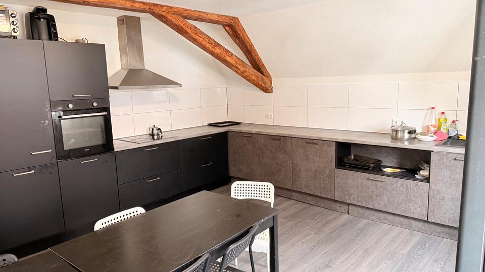 Etagenwohnung Tuttlingen - 7 Zimmer, 180 m&sup2;, 500&euro; | Angebot:25369053