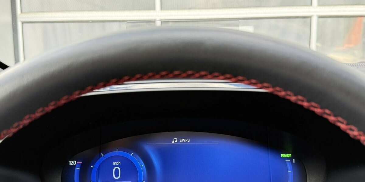 Ford Kuga 2.5 HYBRID ST-LINE X/PANORAMA/KAMERA/1.HAND 26.650 km 23.900 &euro; Villingen-Schwenningen 78054