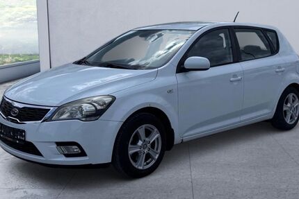 Kia ceed / Ceed 225.588 km 1.990 &euro; Bad Dürrheim 78073
