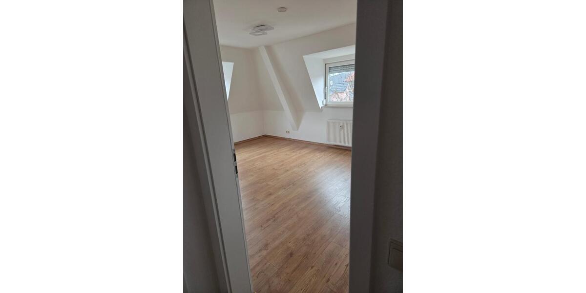 Dachgeschoßwohnung Tuttlingen - 3 Zimmer, 94 m&sup2;, 780&euro; | Angebot:25873601