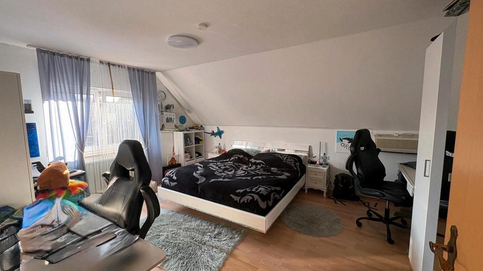 Dachgeschoßwohnung Schömberg - 5 Zimmer, 106 m&sup2;, 1.200&euro; | Angebot:25350426