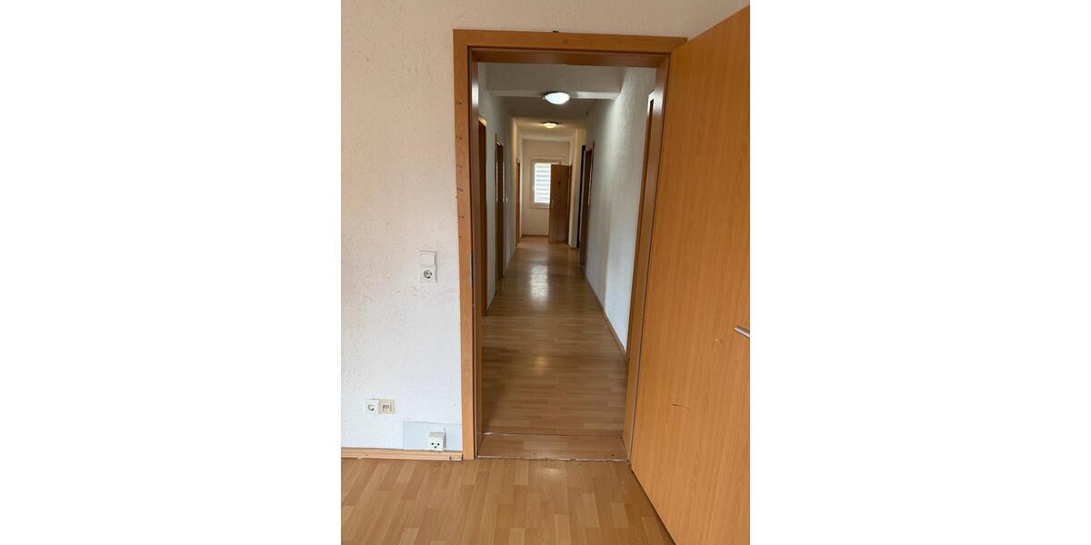 Etagenwohnung Villingen-Schwenningen Schwenningen - 6 Zimmer, 110 m&sup2;, 1.400&euro; | Angebot:26670356