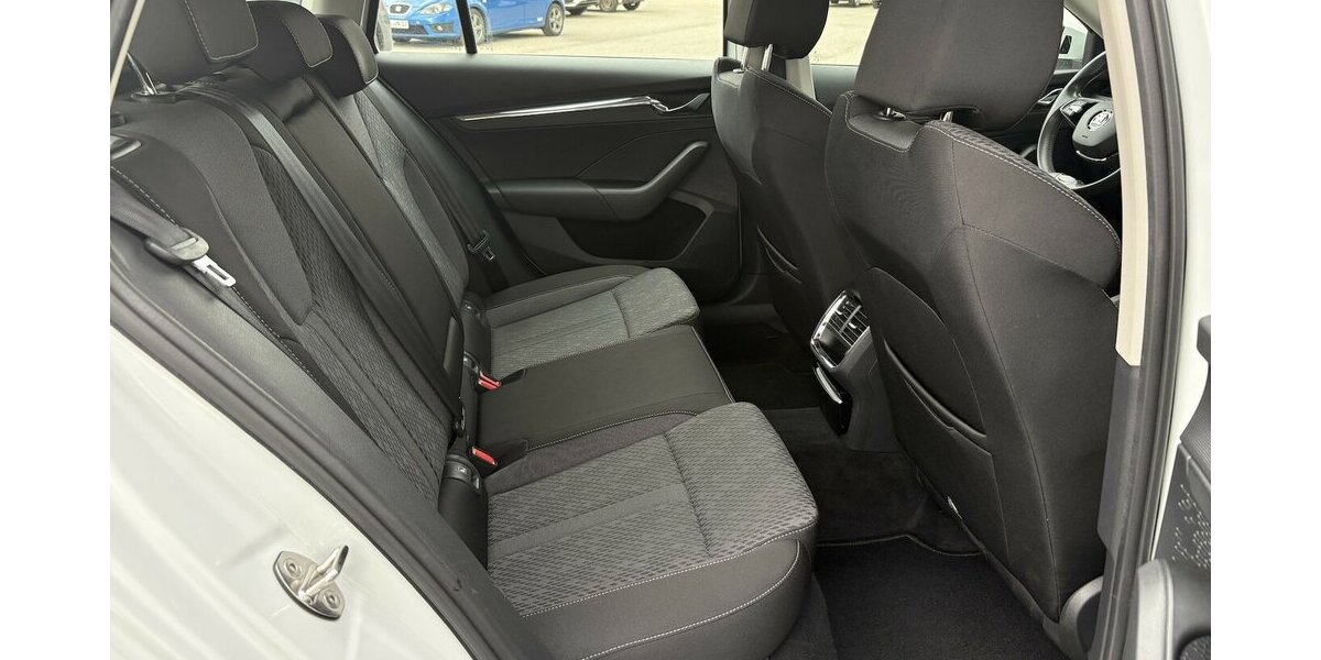 Skoda Octavia 2.0 TDI Combi Style MEMORY/NAVI/CARPLAY 84.033 km 21.800 &euro; Villingen-Schwenningen 78054