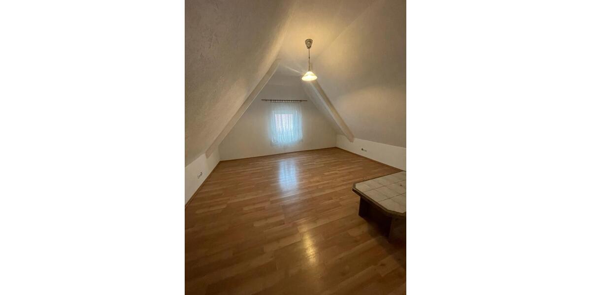Dachgeschoßwohnung Villingen-Schwenningen Schwenningen - 1.5 Zimmer, 50 m&sup2;, 600&euro; | Angebot:25355138